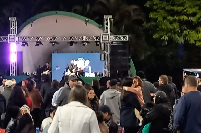 Feirinha Noturna: Cultura, Música e Encontro em Estiva.