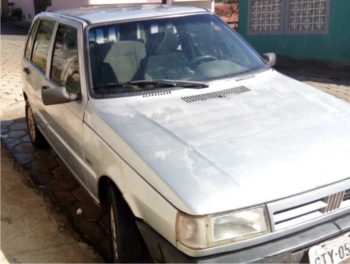 (Vende-se uno mile ano 96, quatro portas) (Vende-se uno mile ano 96, quatro portas)